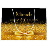 60歳の誕生日ブラック金ゴールドスパークルの名前 ラージペーパーバッグ (裏面)