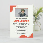 60歳の誕生日招待状 メンズ 赤 シンプル フォト 招待状 (スタンド正面)