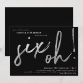 60歳の誕生日 シックスオー シルバーフォイル タイポグラフィー ブラック 招待状 (正面/裏面)