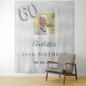 60歳の誕生日 銀の写真 グリッター ダスト ウェルカム タペストリー (インサイチュ)