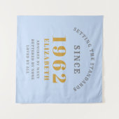 60歳の誕生日 1962 エレガントな青灰色 ゴールド シック タペストリー (正面(横))