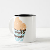 60歳はTシャツとギフトが大好き ツートーンマグカップ (正面左)