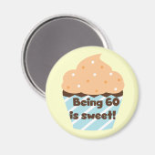 60歳はTシャツとギフトが大好き マグネット (正面/裏面)