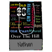 60番目のハッピーバースデーのグラフィティスタイル ミディアムペーパーバッグ (裏面)