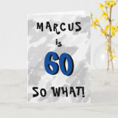 60番目の引用文おもしろいと名前を付ける青い60番目の誕生日 カード (黄色い花)