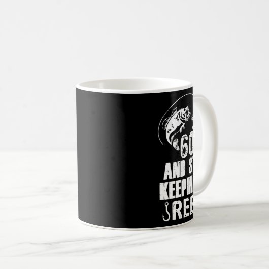 60誕生日とスティル保ズItリール魚釣り コーヒーマグカップ (正面右)