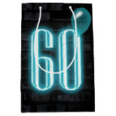 60誕生日ネオンサインオンブリック ミディアムペーパーバッグ (正面)