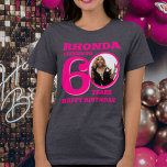 60誕生日写真と名前ピンク文字 トライブレンドTシャツ<br><div class="desc">60th誕生日ホットピンクとピンクの文字年、名前と写真のTシャツ。おもしろい60パーソナライズされた枚目のピンクのTシャはっきりしたツ文字デザイン。このバースデーシャツは、数字0の真ん中にある誕生日の女の子の写真でパーソナライズする。60歳素晴らしの節目の誕生日パーティーお祝いにいくつかのおもしろいを追加するためのアイディア。他の一致するアイテムと色のオプションを使用できる。独占的デザインby Sarah Trett for www.mylittleeden.com</div>