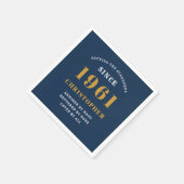 60誕生日1961青い金ゴールドのためパーソナライズされた スタンダードカクテルナプキン (角)