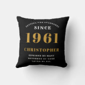 60誕生日1961黒金ゴールドメンズパーソナライズされた クッション (裏面)
