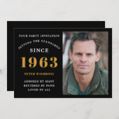 60誕生日1963名前フォトブラック金ゴールド 招待状 (正面/裏面)