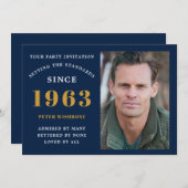 60誕生日1963名前フォトブルー金ゴールド 招待状 (正面/裏面)