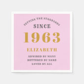 60誕生日1963生まれ名を追加Pink Gray スタンダードカクテルナプキン (正面)