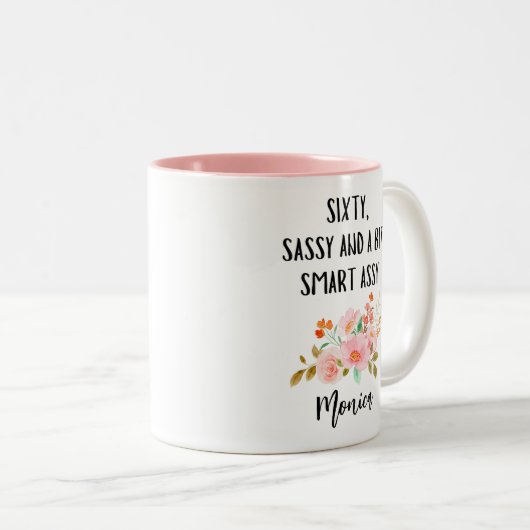 60誕生日、60サッシーとビット頭が切れるアッシー ツートーンマグカップ (正面右)