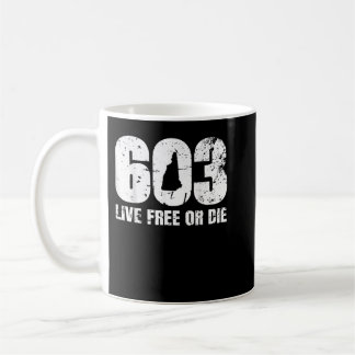 603 New Hampshire製品 – ライブフリーまたはダイス コーヒーマグカップ