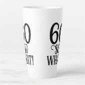 60 So what 面白い引用 タイポグラフィ 60歳の誕生日 カフェラテマグ (正面)