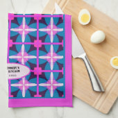 60s抽象芸術ピンクブルーフローラ万華鏡のように千変万化するパターンデザイン キッチンタオル (四つ折り)