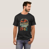60th誕生日ヴィンテージ1961年6月60歳レトロ tシャツ (正面フル)