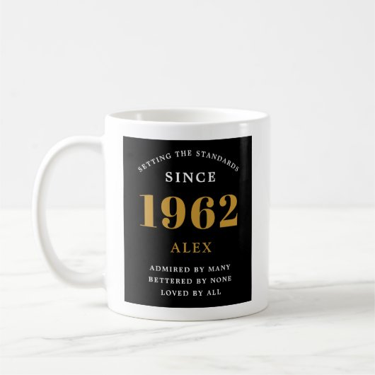60th誕生日名1962ブラック金ゴールドシック コーヒーマグカップ (左)