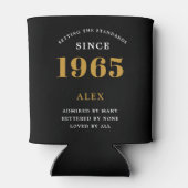 60th誕生日名1965ブラック金ゴールドシック 缶クーラー (裏面)