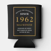 60th誕生日1962名シックエレガントブラック金ゴールド 缶クーラー (裏面)