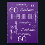 60th Birthday Party Guest Book，繰り返し名 ノートブック<br><div class="desc">60歳の誕生日パーソナライズされたパーティーや他の大事な行事のための素晴らしいゲストブック。表紙は名前と年齢が白い色で深い紫で繰り返される。パーソナライズする簡単 – 名前、年齢、大事な行事を1か所で変更。最大9個の名前をサポートキャラクター。A、モダン、シックなバースデーパーティーゲストブック – 任意の名前、任意の年齢に変更する簡単。All Rights Reserved © 2015 Alan & Marcia Socolik.</div>