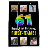 61歳の誕生日: レインボー「61」, カスタム写真と名前 ミディアムペーパーバッグ (裏面)