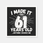 61歳皮肉ミーム61おもしろい誕生日 スタンダードカクテルナプキン (正面)