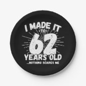 62歳皮肉ミームおもしろい62日誕生日 ペーパープレート (正面)