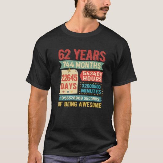 62歳62歳の誕生日装飾店 Tシャツ (正面)