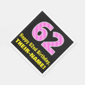 62番目の誕生日:ピンクストライプのハート「62」 +名前 スタンダードランチョンナプキン (角)