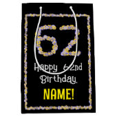 62誕生日:フローラ花数名前をカスタムする ミディアムペーパーバッグ (正面)