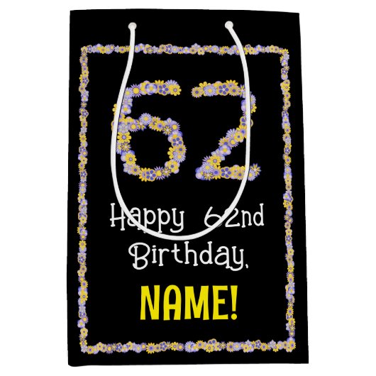 62誕生日:フローラ花数名前をカスタムする ミディアムペーパーバッグ (正面)