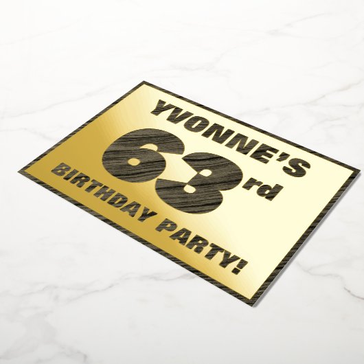63回目の誕生日パーティはっきりした— フェイク Wood Grain文字 箔招待状 (回転した状態)