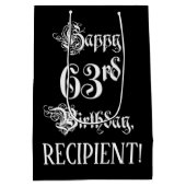 63番目の誕生日: ファンシー、スクリプエレガントト+名前をカスタムする ミディアムペーパーバッグ (裏面)