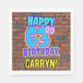 63誕生日~おもしろい、アーバングラフィティインスパイアルック スタンダードランチョンナプキン (正面)