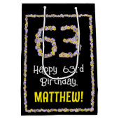 63誕生日:フローラ花数名前をカスタムする ミディアムペーパーバッグ (裏面)