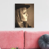 6332-2-Womanトップハットと羽 キャンバスプリント (インサイチュ (リビング))