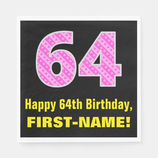 64誕生日：ピンクストライプ色のハートと"64" +名前 スタンダードランチョンナプキン (正面)