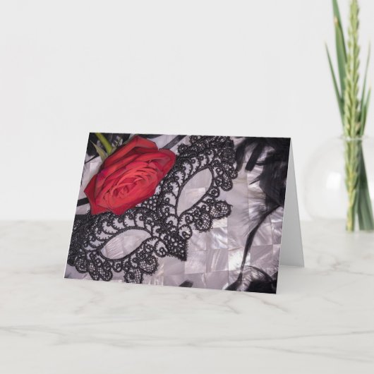 6418 – 黒のマスカレードマスクと赤いバラ カード (正面)