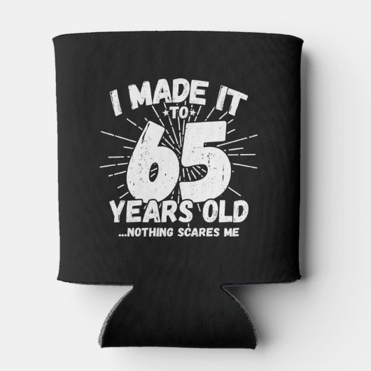 65おもしろい誕生日引用文皮肉65歳 缶クーラー (裏面)