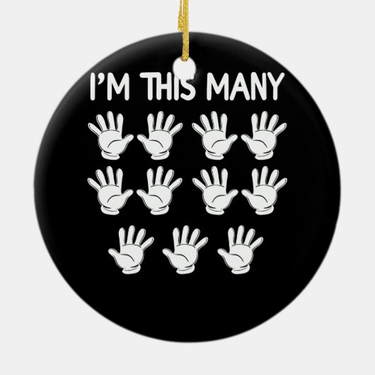 65おもしろい誕生日65歳のこの多くの手 セラミックオーナメント (裏面)