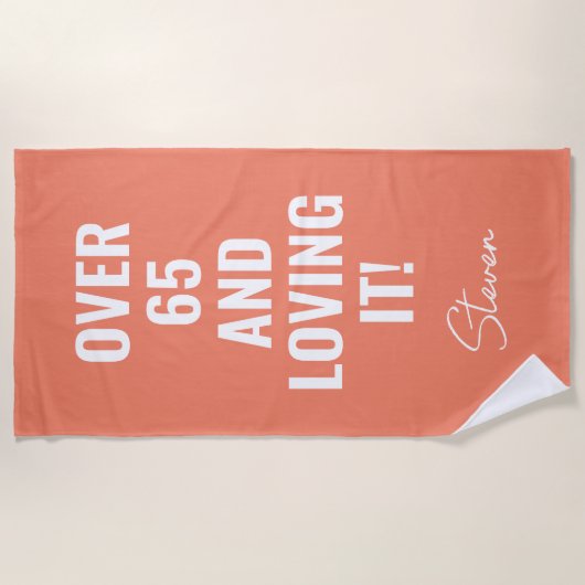 65以上の愛するおもしろい誕生日パーソナライズされた ビーチタオル (正面)