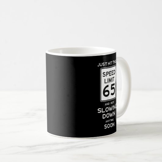 65番目の誕生日の速度制限サイン自動整備士車R コーヒーマグカップ (正面右)