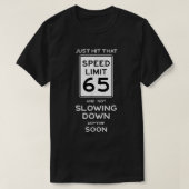 65番目の誕生日の速度制限サイン自動整備士車R Tシャツ (デザイン正面)