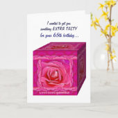 65番目の誕生日カード – バラギフトボックス – おもしろい カード (黄色い花)