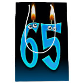 65誕生日キャンドルミディアム抱き枕 ミディアムペーパーバッグ (正面)
