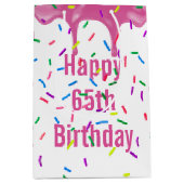 65誕生日ピンク色のアイシングに振りかける ミディアムペーパーバッグ (正面)
