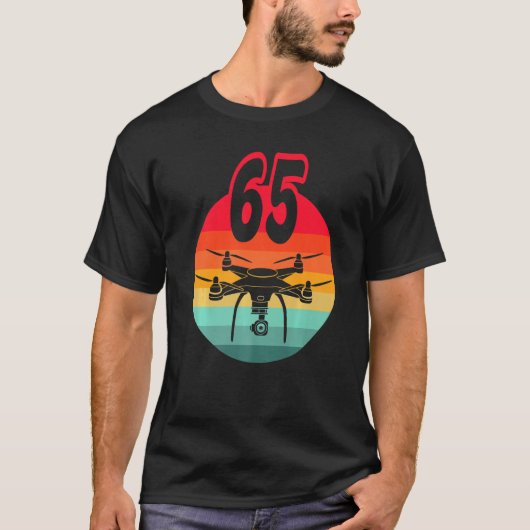 65誕生日IレトロリモコンDrone With C Tシャツ (正面)