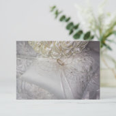 6538-ヴェイルに結婚指輪が付いたリングベアラーのクッション 招待状 (スタンド正面)